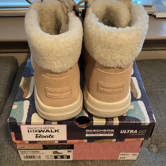 Skechers Women’s On the Go Glacial Ultra - Woodlands Winter Boots, size 8.5 - Picture 7 of 10